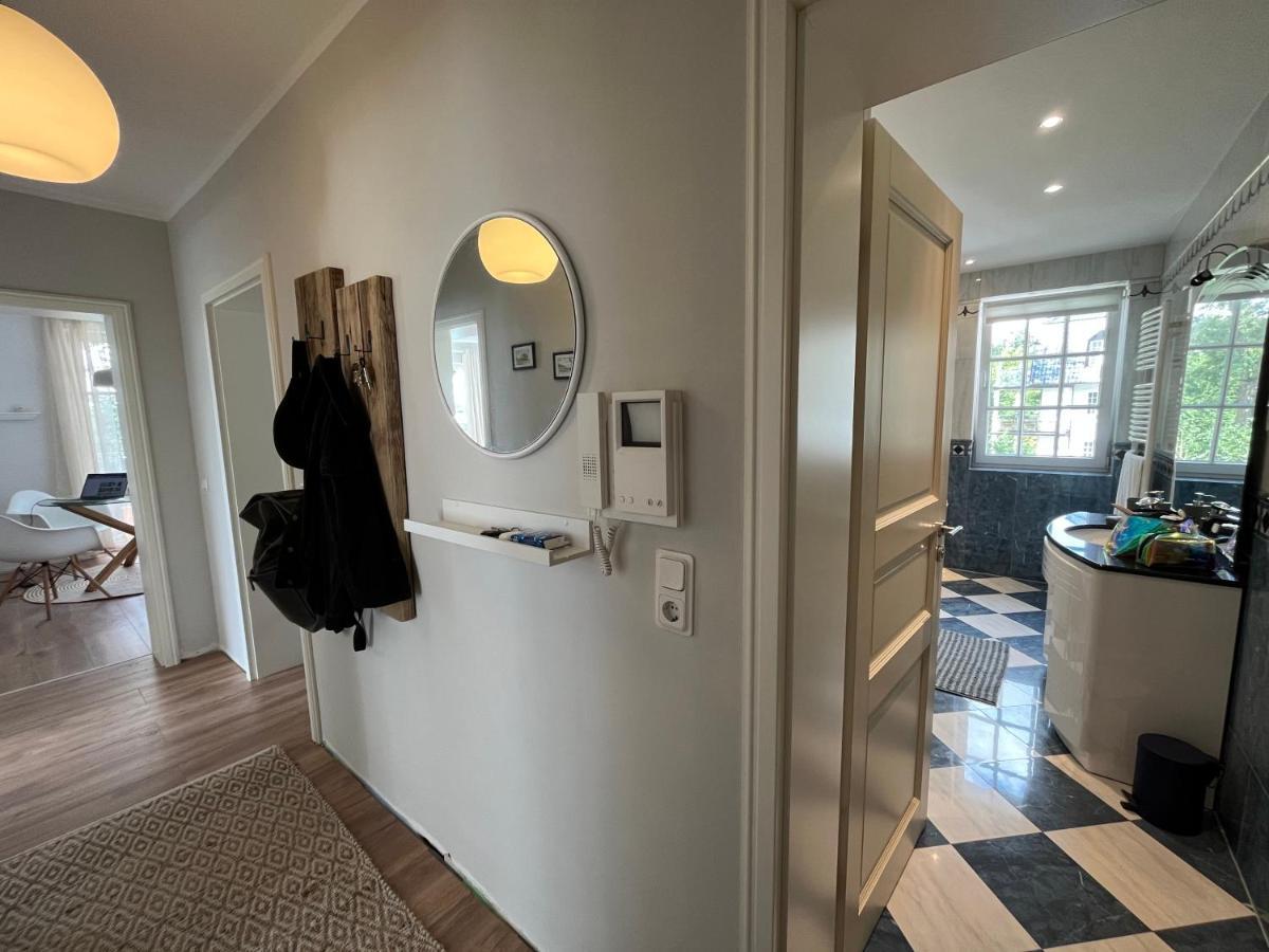 Traumwohnung Mit Stadthafen-Panorama! Zwei Schlafzimmer, Parkplatz Rostock Esterno foto
