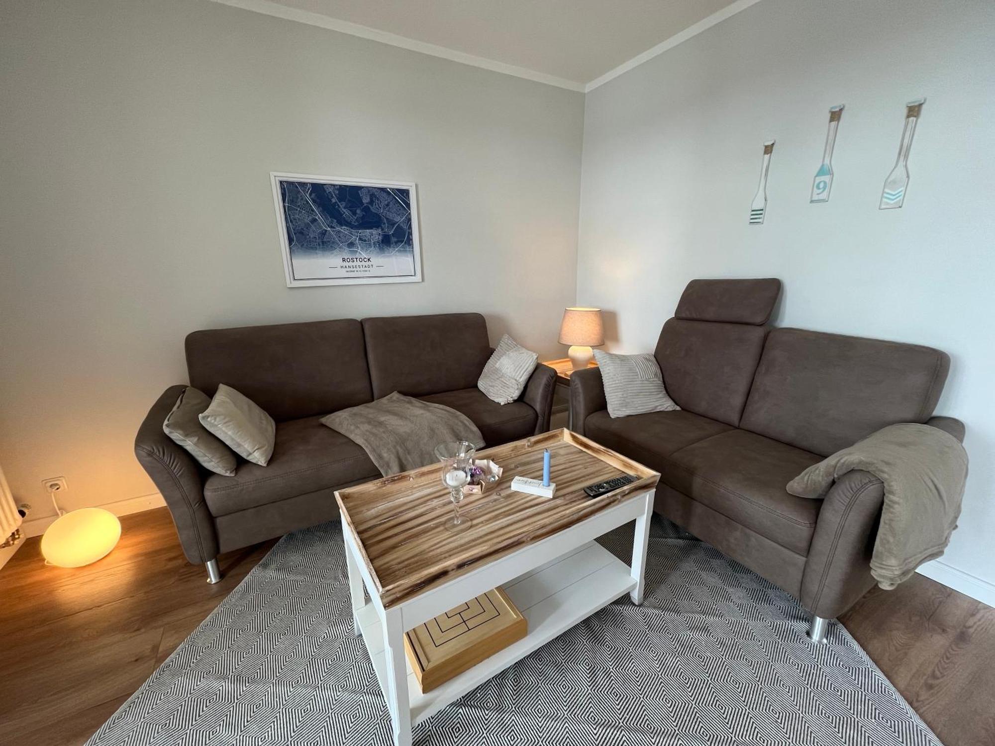 Traumwohnung Mit Stadthafen-Panorama! Zwei Schlafzimmer, Parkplatz Rostock Esterno foto