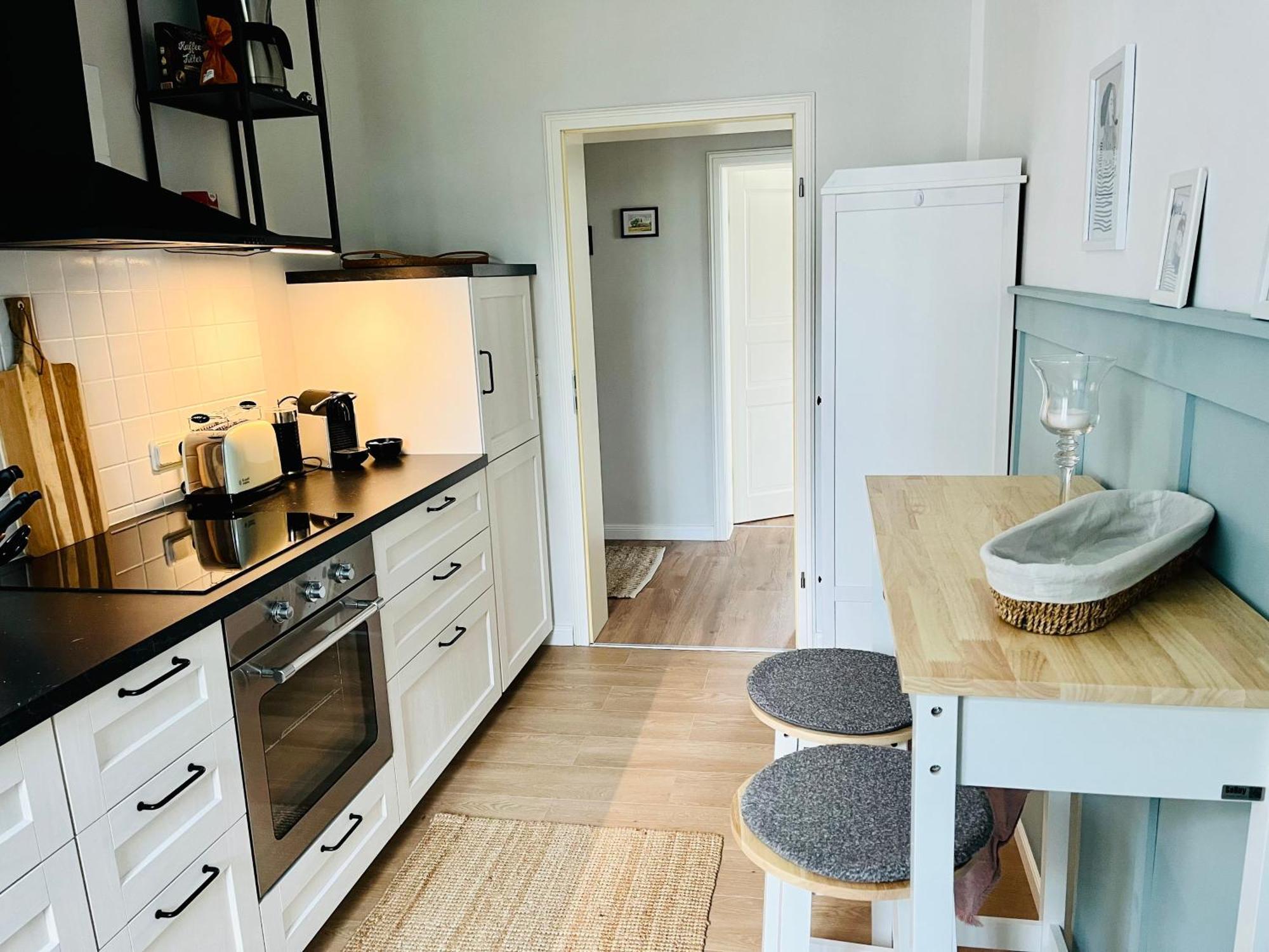 Traumwohnung Mit Stadthafen-Panorama! Zwei Schlafzimmer, Parkplatz Rostock Esterno foto