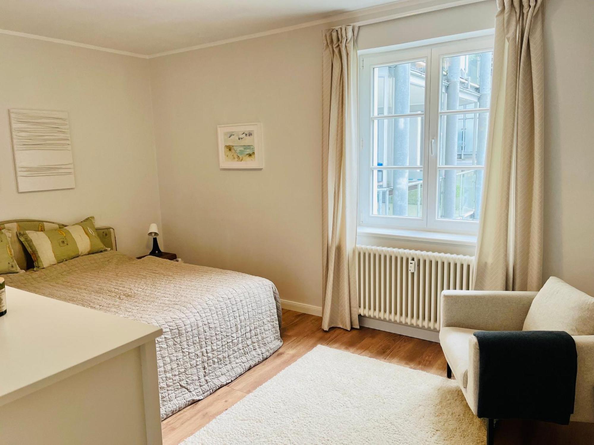 Traumwohnung Mit Stadthafen-Panorama! Zwei Schlafzimmer, Parkplatz Rostock Esterno foto